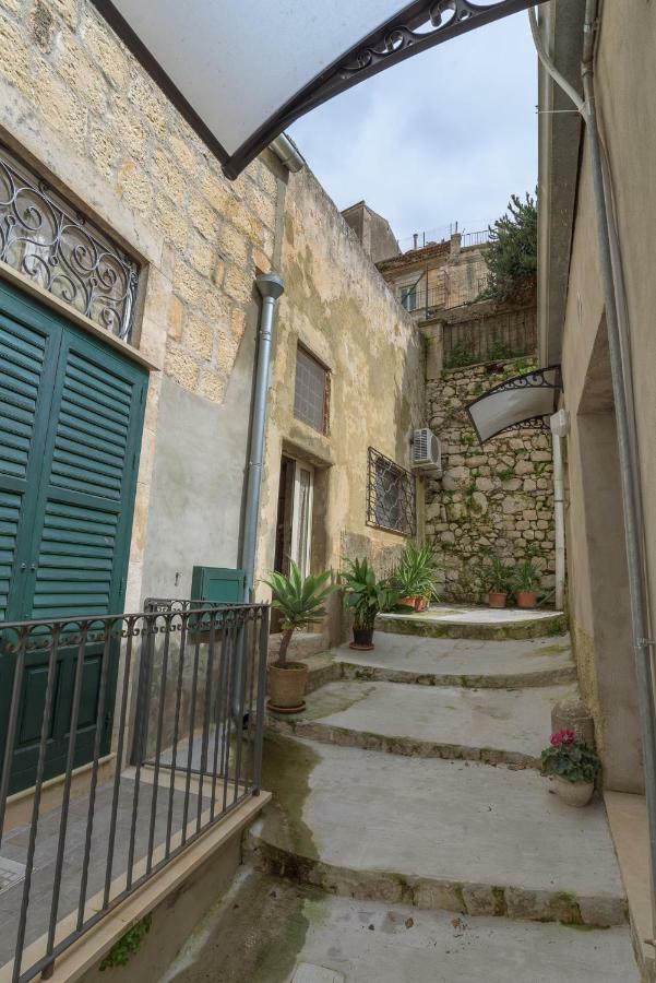B&B Vico Manenti Modica Bagian luar foto